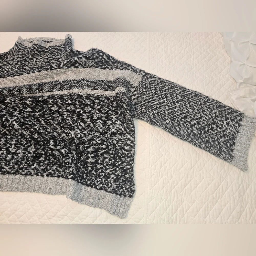 John + Jenn Oversized Mockneck Sweater Women's Size XL - Picture 8 of 11
